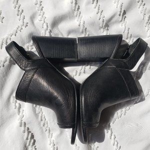 Le Chateau Genuine Leather Slingbacks Size 8